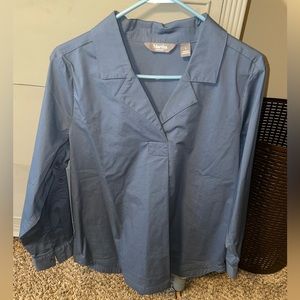 🆕 Martha Stewart Stretch Poplin Blouse with Split V-Neck V-Neck